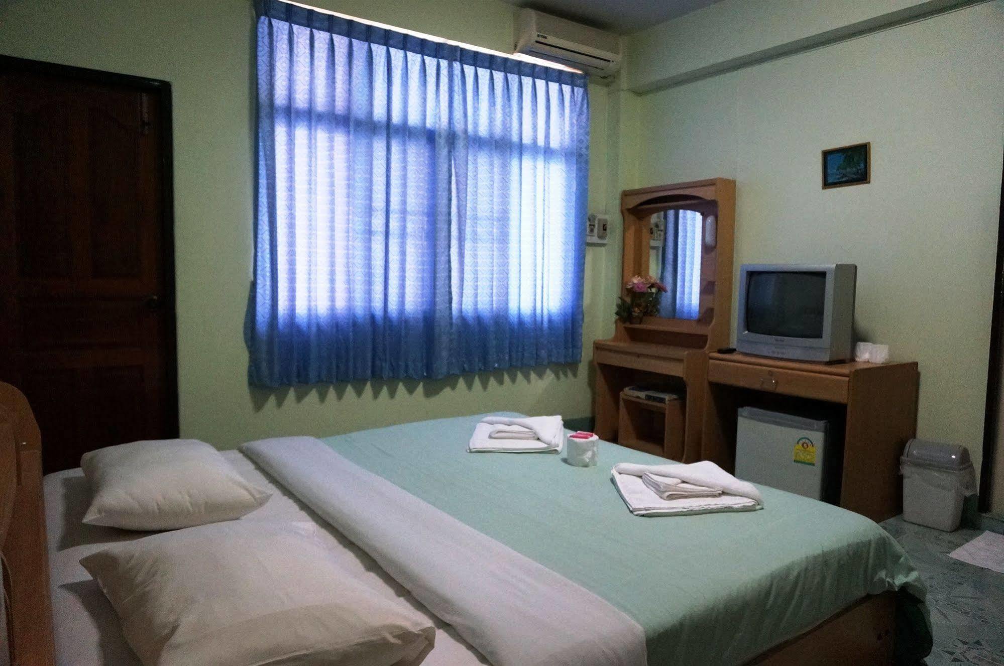 Celtic Inn Guest House Хуа Хин Екстериор снимка