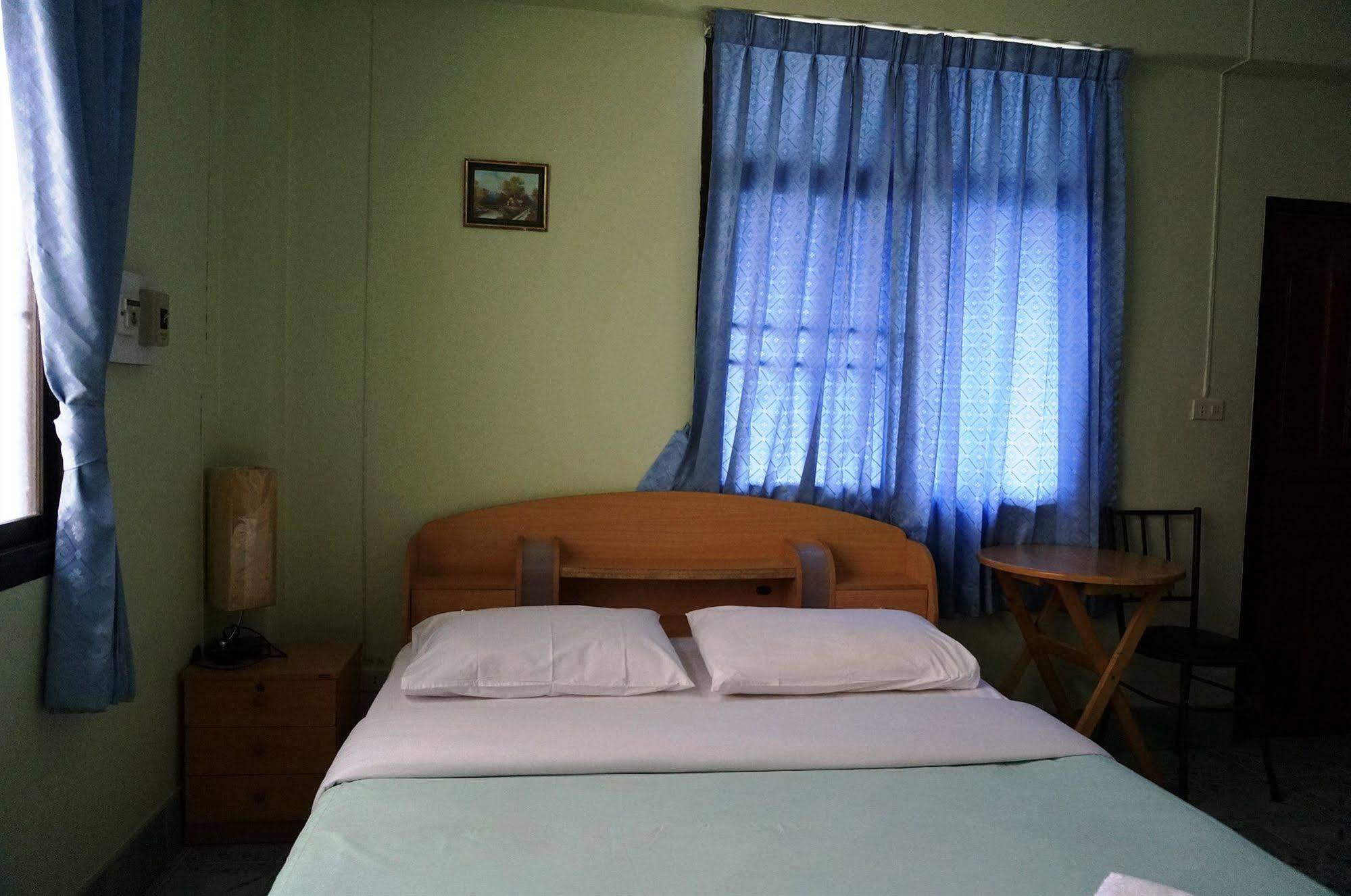 Celtic Inn Guest House Хуа Хин Екстериор снимка